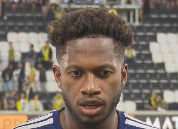TekYolFener's tweet photo. Fred: "İsmail Kartal harika bir insan. Onun burada olmasından dolayı çok mutluyuz. Ama şunu biliyoruz ki sadece bizler değil, taraftarlarımız da onun burada olmasından dolayı çok mutlu.. Hocamızın bizden istediği şeyleri yavaş yavaş sahaya yansıtmaya başladık. Her geçen gün daha iyiye gideceğiz. Çok sıkı çalışıyoruz."