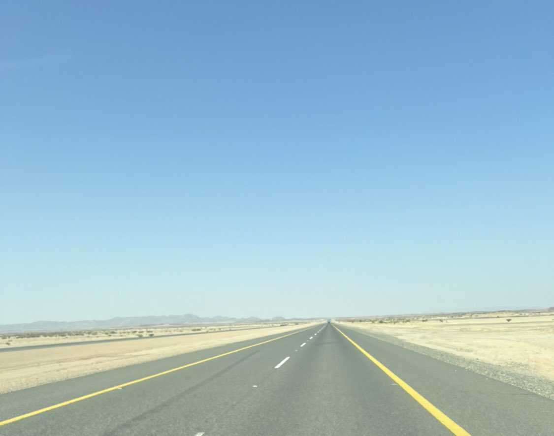 b1b5000's tweet photo. 🔸طريق الرين 

خلال سفري هالفترة من طريق الرين الى المنطقة الجنوبية بحاول إن شاء الله اذكر اهم المشاهدات … وطبعا اللي يعرف طريق الرين من بداياته وما وصل له الان بفضل الله ثم حكومتنا الله يعزها . وما نطمح له من المزيد من التطور لهذا الطريق المهم . https://t.co/splvcVNpRt