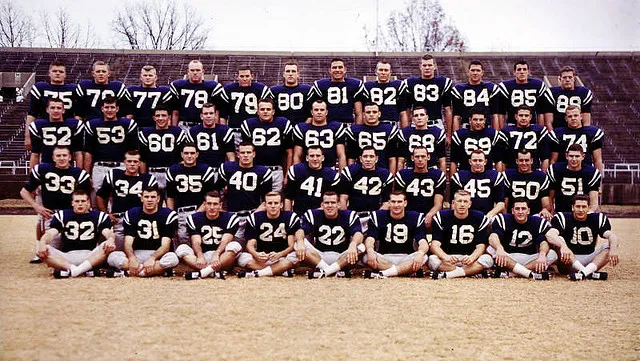 OMSpiritOn3's tweet photo. 1959 Ole Miss

- allowed just three TD all year
- 1.9 PPG
- didn't allow a TD drive >7 yards 
- avenged only loss in Sugar Bowl with 21-0 W over LSU
- 10-1, national champs https://t.co/ASOakQeJCf