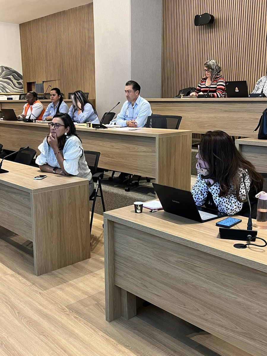 ProspectivaCund's tweet photo. ¡Los avances del Plan de Desarrollo también se analizan, se cuestionan y se dialogan! 🗣️📊

Hoy dimos inicio a la primera de cuatro jornadas de seguimiento de 2026 con el #ConsejoTerritorialdePlaneación - CTP.

Este es un espacio clave de la estrategia #CundinamarcaRindeCuentas para revisar, junto a las fuerzas vivas del departamento, cómo avanza "Gobernando: Más que un Plan" 💪

El Consejo Territorial de Planeación es una instancia fundamental de participación ciudadana. Sus integrantes representan los diferentes sectores del departamento y, con sus preguntas, análisis y observaciones, fortalecen la ejecución y el seguimiento al Plan, la transparencia y el control social ✅

Porque gobernar también es escuchar y rendir cuentas. Seguimos construyendo territorio entre todos 🚀

#CundinamarcaRindeCuentas #CundinamarcaAndoCumpliendo #AndoCumpliendo #ParticipaciónCiudadana #PlanDeDesarrollo #SoyCundiProspectiva #SoySecProspectiva