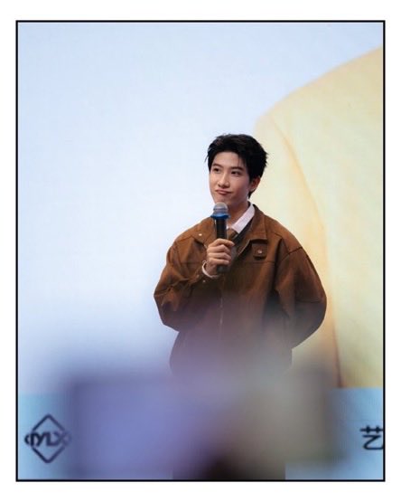 FirstKhaoFR's tweet photo. 2/2

#KhaotungFanSigninSuzhou  
#GMMTV https://t.co/jTkQTD4cdb