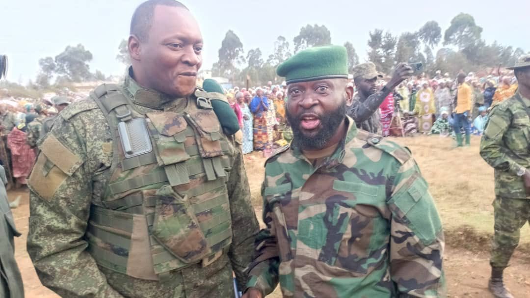 JustinNsengima's tweet photo. La joie inexplicable à Minembwe 
Avec La majorité de leaders de M23 et Twirwaneho.
@TwirwanehoMoise 
@LawrenceKanyuka https://t.co/uA1tKGmyMU