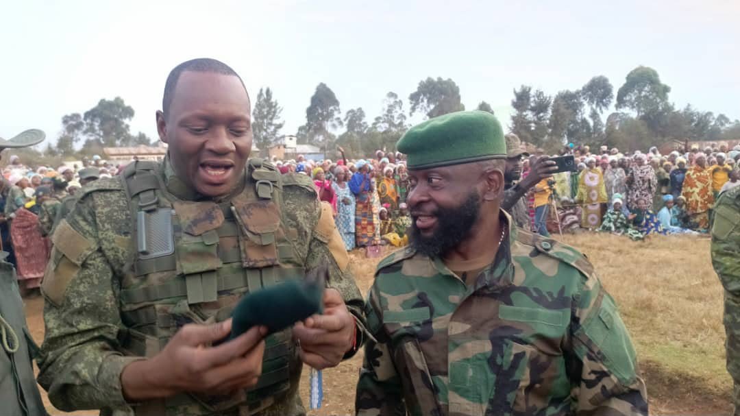 JustinNsengima's tweet photo. La joie inexplicable à Minembwe 
Avec La majorité de leaders de M23 et Twirwaneho.
@TwirwanehoMoise 
@LawrenceKanyuka https://t.co/uA1tKGmyMU