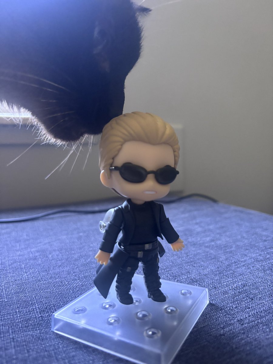 CameronMeess's tweet photo. WESKER FIGURE !! https://t.co/HV2Nt0BGGl
