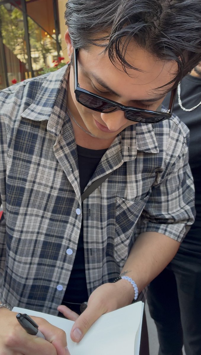 hudsonwupdates's tweet photo. He’s so effortlessly beautiful 💗

(via aevxairy) https://t.co/LrMmmJAGB0