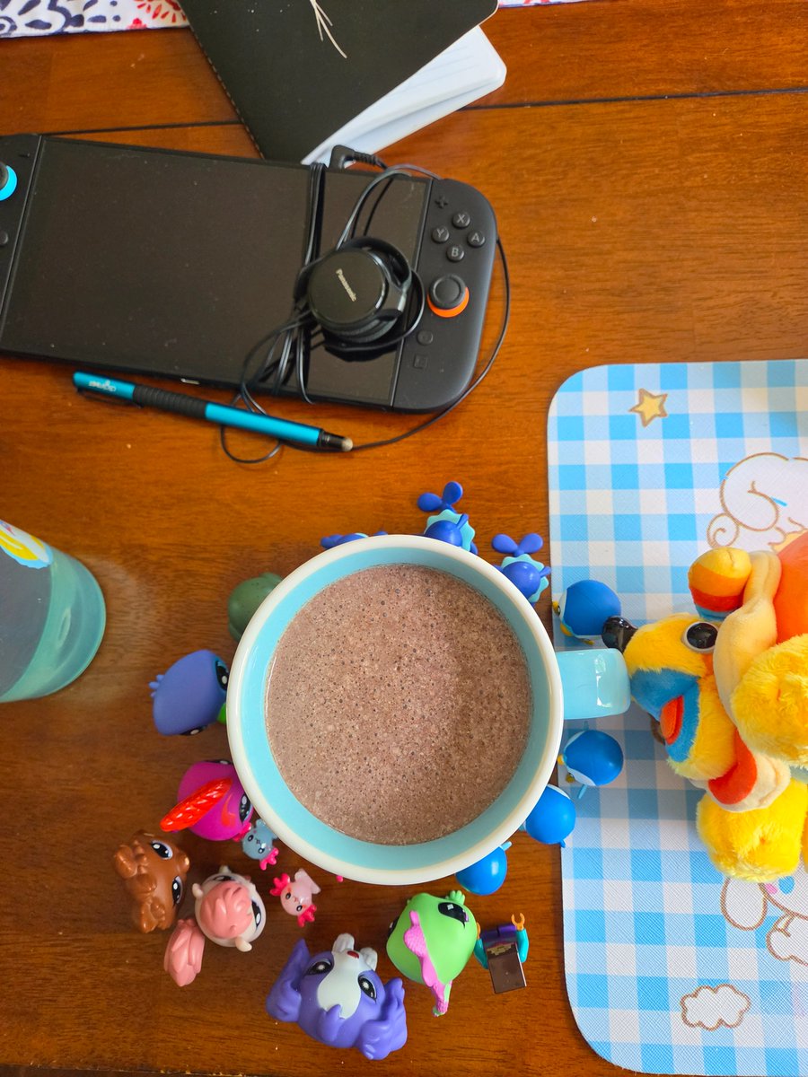 gthemagby's tweet photo. Milkshake two sugary boogaloo. Strawberry and Oreo today.
#axolotl #Axolotls #LittlestPetShop #frog #WelcomeHome #LEGO #Minecraft #Pokémon https://t.co/Ri701utpZd