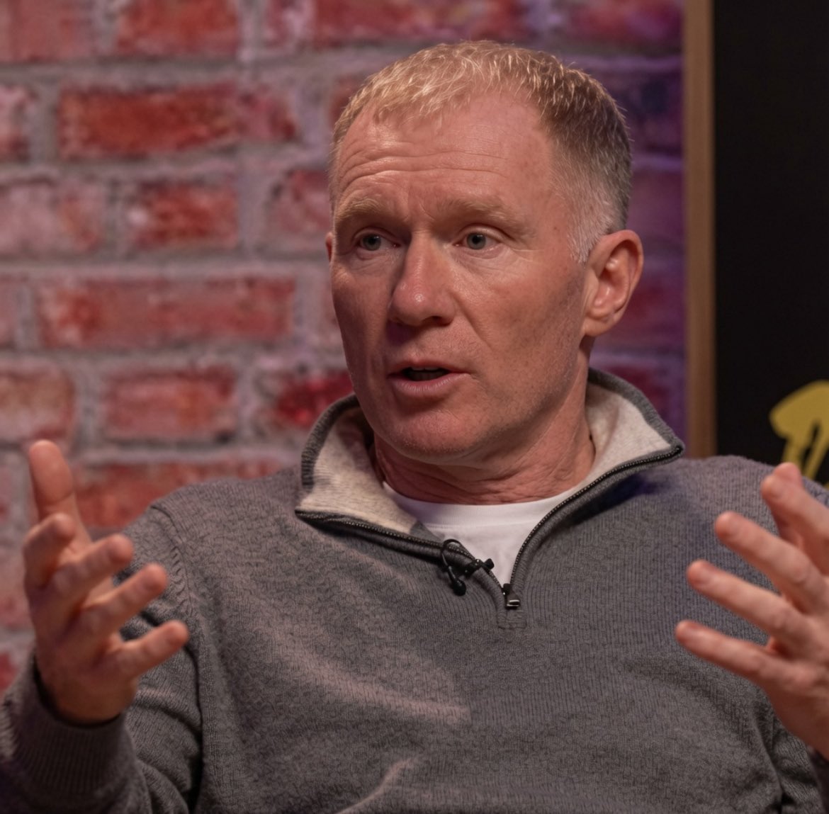 utdshows's tweet photo. 🚨🎙️ Paul Scholes on Manchester United’s signing of Andrey Santos:

🗣️ Presenter: “What can you say about Manchester United signing Andrey Santos?”

🗣️ Paul Scholes: “Well, the deal has already been done, so all we can do now is hope he performs well.

Whether we like it or not, Manchester United haven’t approached this transfer window like a big club.

They’ve missed out on several elite midfield targets and ended up moving for players who clearly weren’t at the top of their list.

When the reports first came out that United wanted to sign three new midfielders, I was convinced these wouldn’t be the names they expected to end up with.

This transfer window has surprised me, and I think it has surprised the club as well.

These signings will definitely surprise a lot of fans too.

The only question now is whether that surprise will turn out to be a positive one or a negative one.” 👀