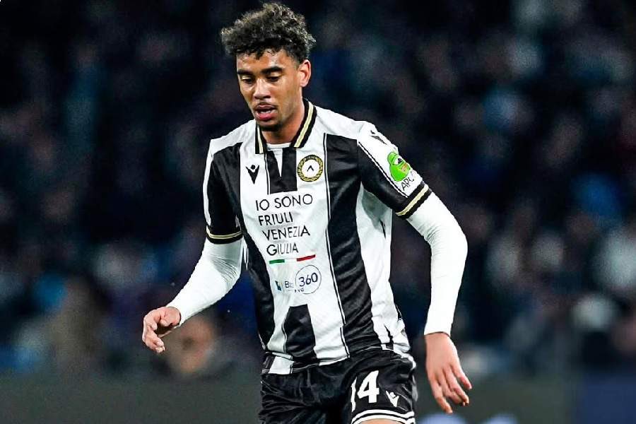 MilanMatters's tweet photo. 🚨🌖 | AC Milan have asked for information on Arthur Atta today. Como and Juventus have also made enquiries. 

Udinese wanted €40M for the midfielder but have not yet received any official bids, so the price could come down.

@NicoSchira 🇫🇷 https://t.co/s1q60sGajo