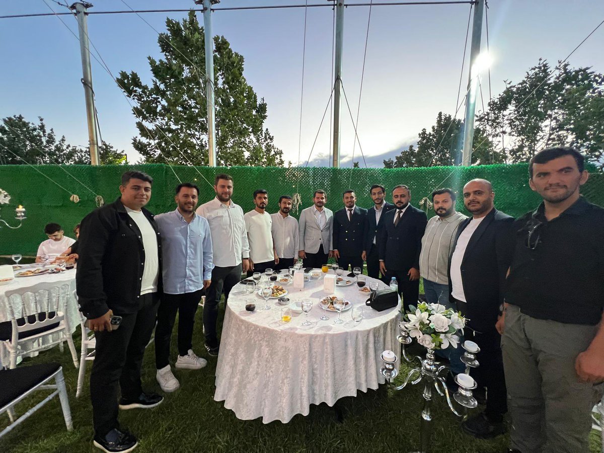 eryilmazomer_'s tweet photo. Başkanımız @avmustafadurmus , İl Yürütme Kurulu Üyelerimiz, Şahinbey Gençlik Kolları Başkanımız ile birlikte İl Gençlik Kolları Başkan Yardımcımız İbrahim Kalkan kardeşimizin nişan merasimine katıldık. Hayırlı ve uğurlu olsun inşallah. 

@Mibrahimkalkan https://t.co/VqFkWtYVwi