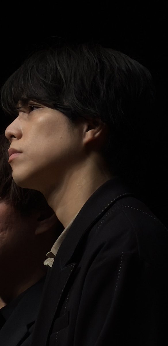rnbw__a__m's tweet photo. ネットに高画質な麗しい重岡くんが多数流れている中、大変お恥ずかしいのですが、お裾分けです！横顔はなかなかないと思うので。よかったら。下手くそすぎるけど。私の撮影した重岡くんなので、煮るなり焼くなり自由にしてください。← https://t.co/N82n88FqtE