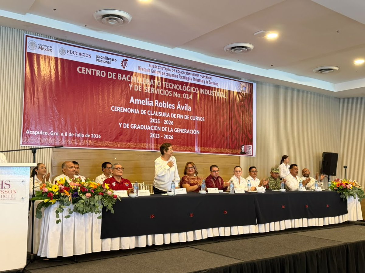 Stymphaliaj6oa's tweet photo. La subsecretaria Lucila Rangel Santos, asistió a la Ceremonia de Clausura de la Generación 2023-2026 del CBTis No. 14.
Leer nota: https://t.co/TiCWTtxRAk https://t.co/CK84eIA0at