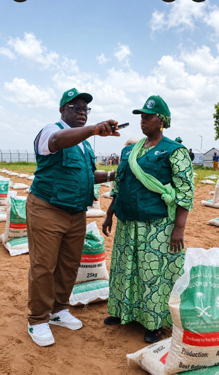 SemaBenue's tweet photo. BENUE SEMA INTERVENTION NEWS

Benue SEMA and NEMA have commenced the distribution of emergency food baskets and relief materials to 6,403 IDP households across six camps, reaffirming their commitment to transparent and timely humanitarian assistance. https://t.co/p2ugZcp9aT