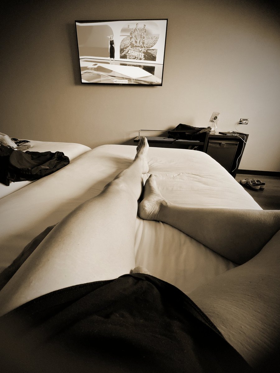 minagozoa's tweet photo. Recién llegado al hotel, relax total #MiercolesDeMorboYProvocación #provocar #relaxing https://t.co/zoYUostxr0