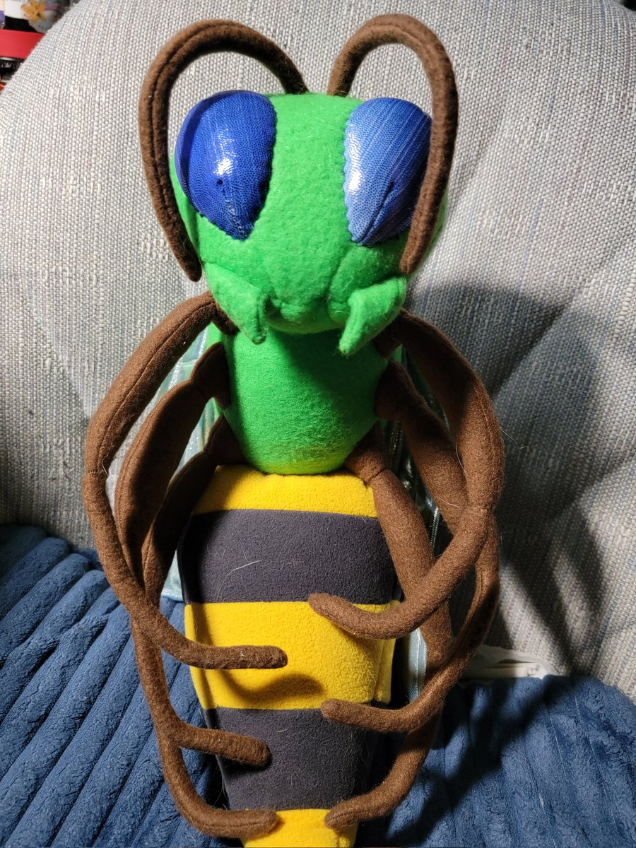 gey_weird0's tweet photo. Just finished a weighted waspinator beast mode plushie, where all my waspinator lovers at #beastwars #transformers #waspinator https://t.co/XfSNotoA7O