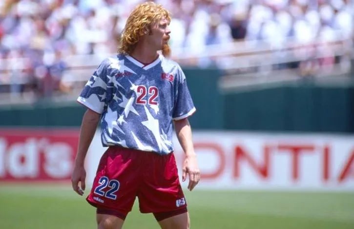 worldcup94's tweet photo. Striker admires this kit as a thing of beauty. A rare non-template @adidas kit from a lovely World Cup. 

#usa #kits #jollygood https://t.co/KO7KAL1lRb