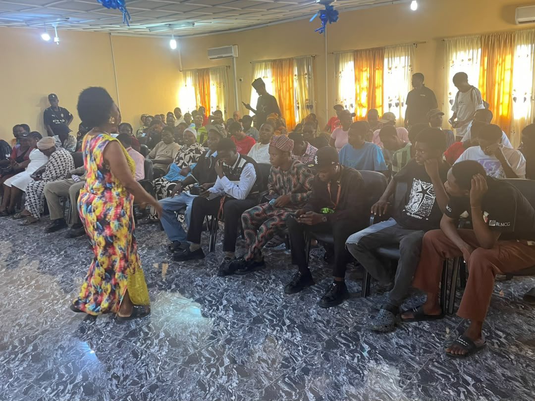 TheHaryo's tweet photo. Today was another reminder that service earns trust.

Team STEWARD was at the NRC Meeting in the Faculty of Environmental Sciences, where we also received heartfelt words of support during a lecturer’s birthday celebration.

We remain committed to serving.

#lautechdecides2026 https://t.co/EDpOKbKPU9
