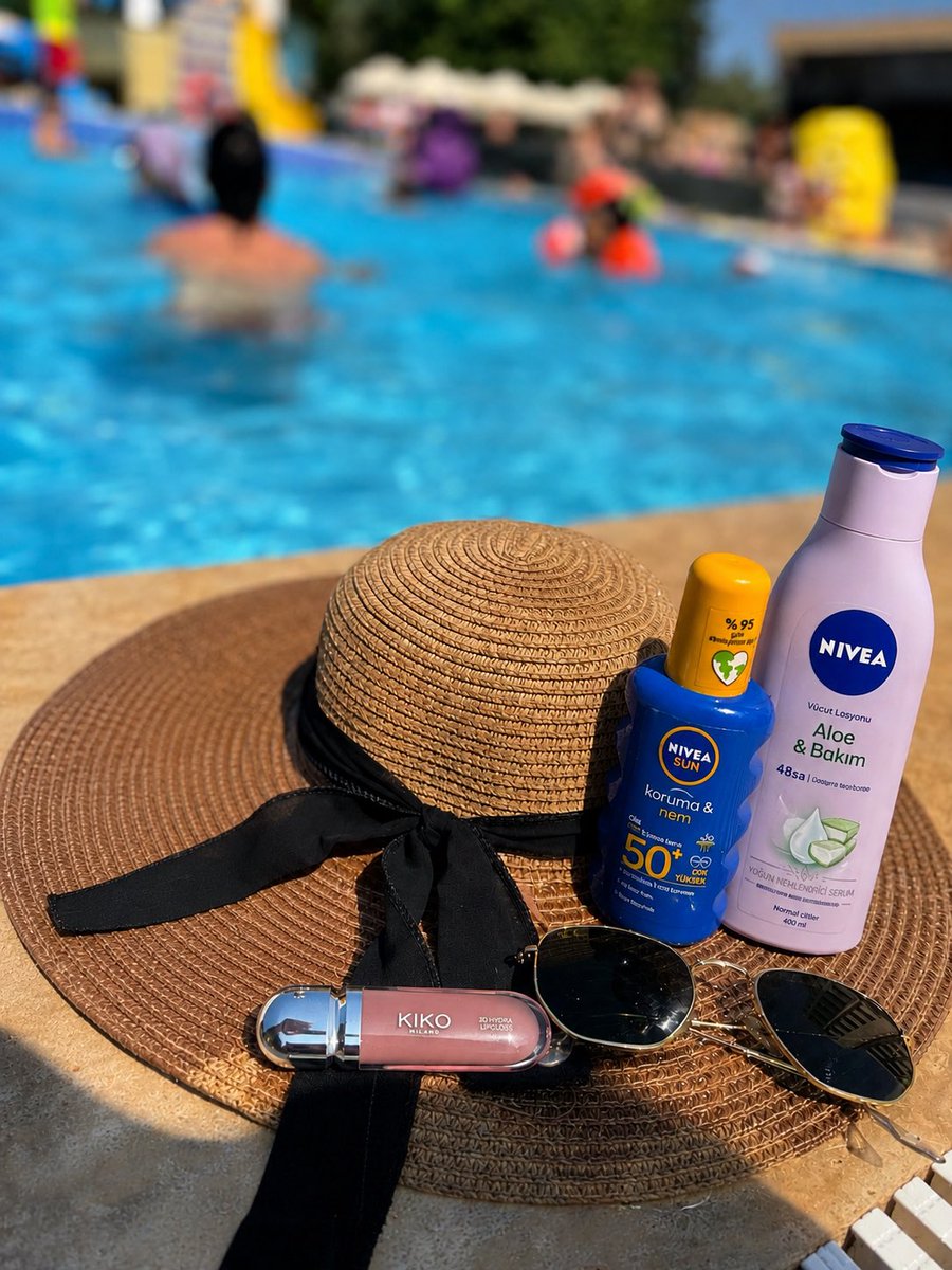 1kitapseverr's tweet photo. Tatil dumpp ✨🍉✈️⛱️🌸🌞🏖️🗺️ https://t.co/jri4gwZXW0