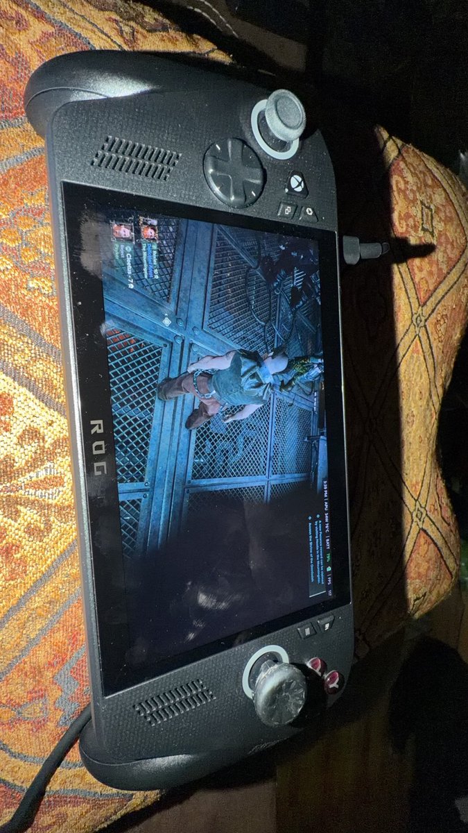 fijiwoota's tweet photo. handheld trik? https://t.co/96RpzQQp5p