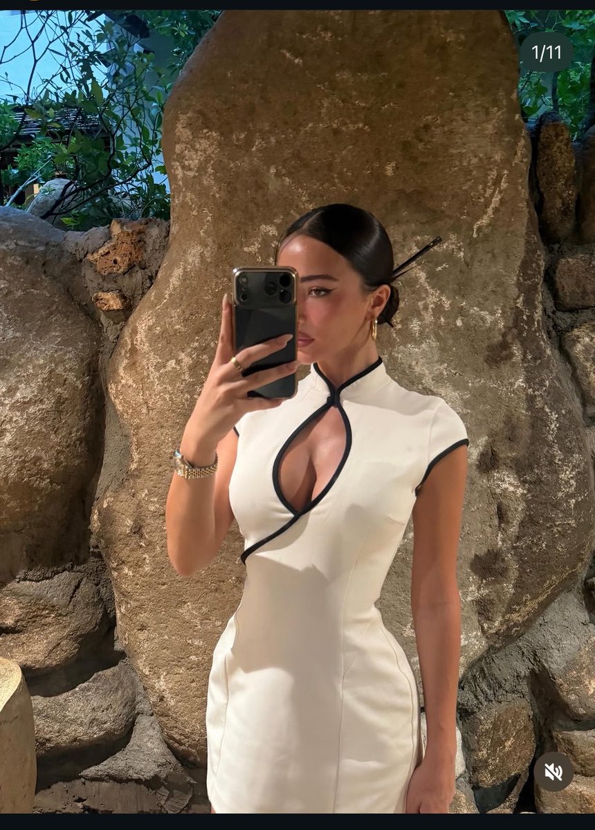 esse612's tweet photo. qualche anima pia conosce il codice di questo vestito? Zara immagine non me lo trova 🤧 https://t.co/gYgvs7bvOB