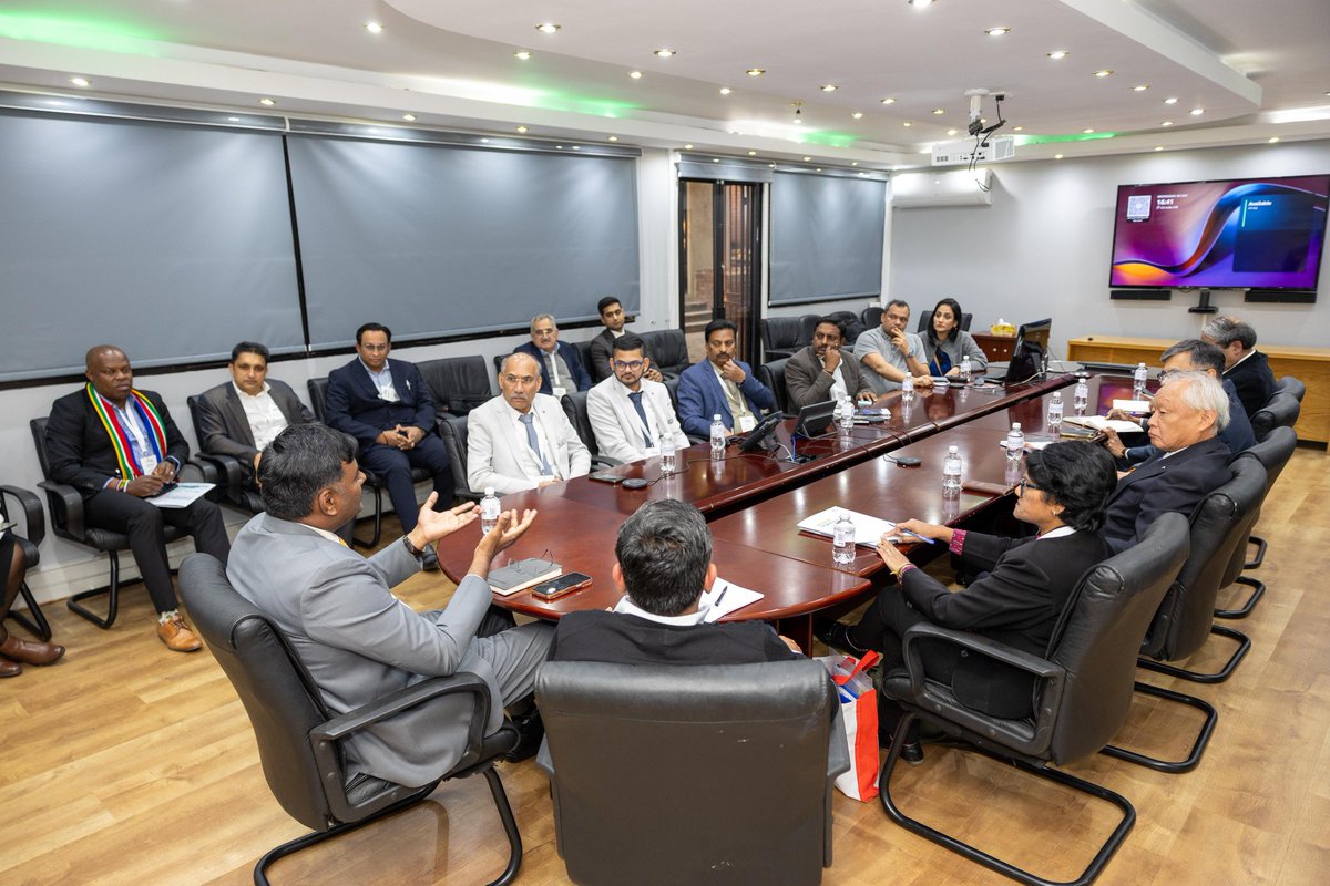 indiainjoburg's tweet photo. CGI Johannesburg held a debrief meeting with EEPC India &amp; 11 Indian engineering companies. 
Chaired by CG H.E. S. Koventhan, discussions focused on rail, transport &amp; infrastructure opportunities to boost India’s engineering exports in South Africa &amp; Africa. #IndiaSouthAfrica# https://t.co/00jgHrwlHA