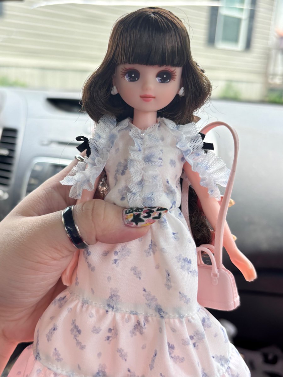 DigestivoGraham's tweet photo. Trying to remain calm and not freak out by playing with my new doll #Im22 https://t.co/QZyeyhmbCm