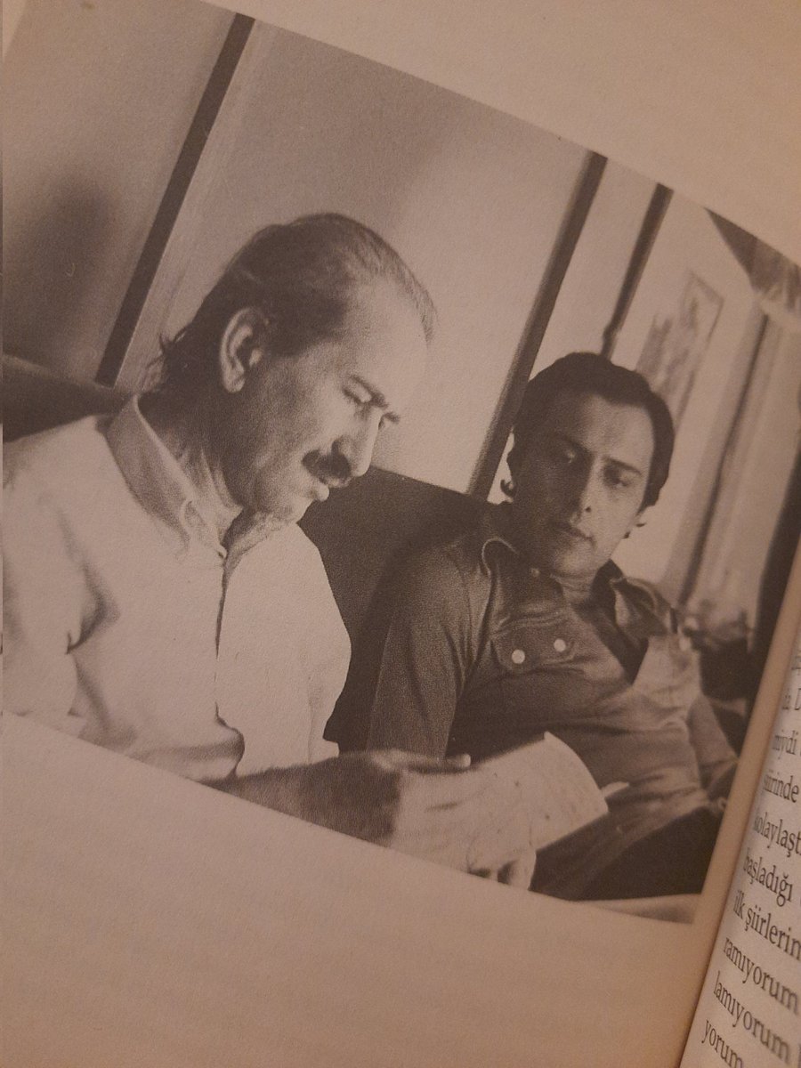 walseryen's tweet photo. "Yazı labirenti, bir görsel form olarak labirent ile ancak eğretileme düzeyinde hısımlık kurabiliyor. (...) Kur'an'dan, Dostoyevski'den, Borges'ten cümleler seçtim, kullandım bugüne dek; hemen hepsi tek bir manâya çıkan, dayanan sözlerdi: Çık, çıkabilirsen içinden."

—Enis Batur https://t.co/n8Xvgex2Q9