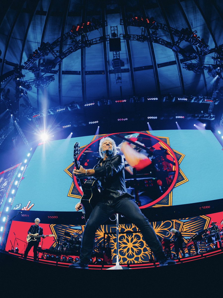 TheGarden's tweet photo. Forever Night 1 @BonJovi ❤️‍🔥

📷: @richfury / MSGE https://t.co/jybJvAxH7D