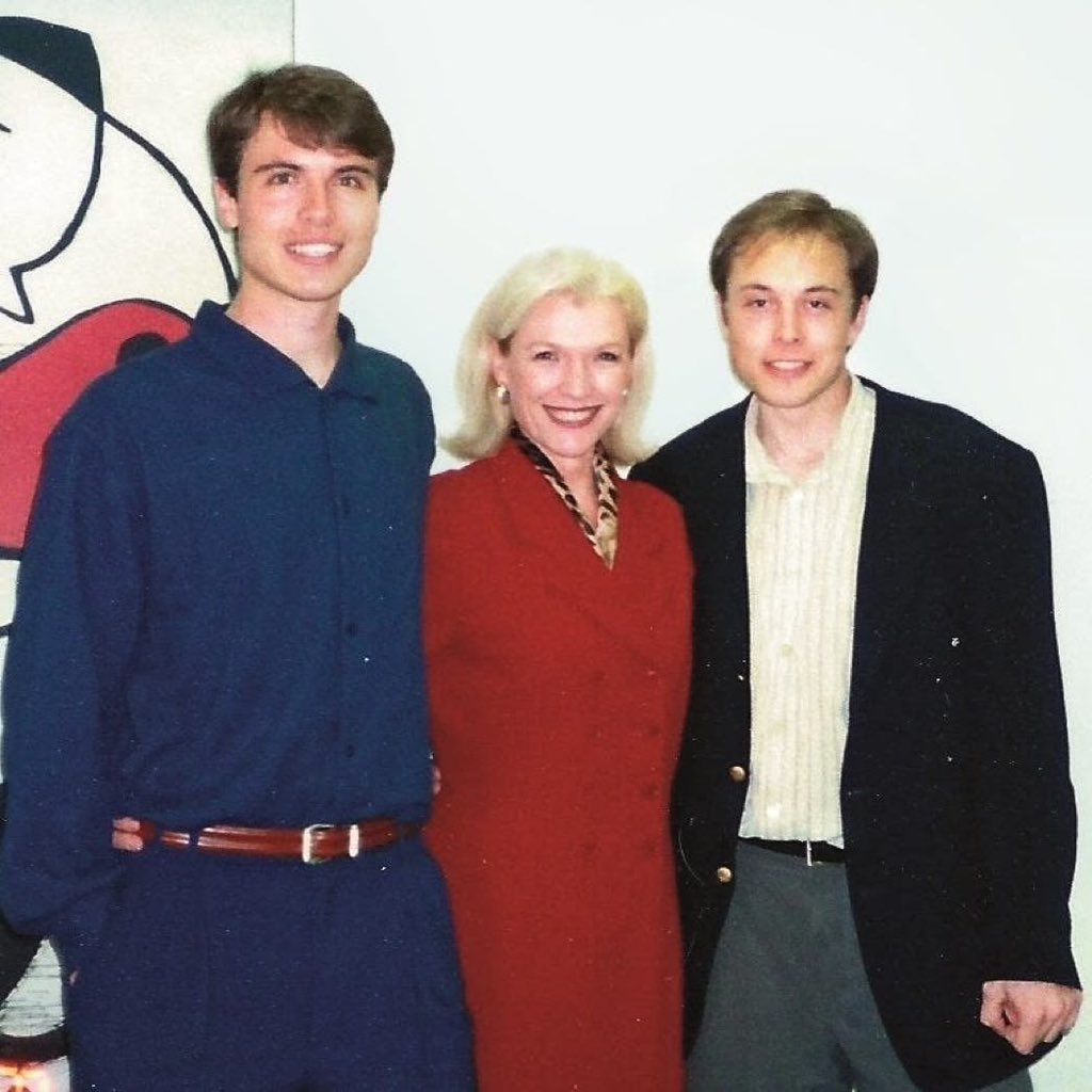 WeloveElon56's tweet photo. Guess who? https://t.co/SxqT5fSMYB