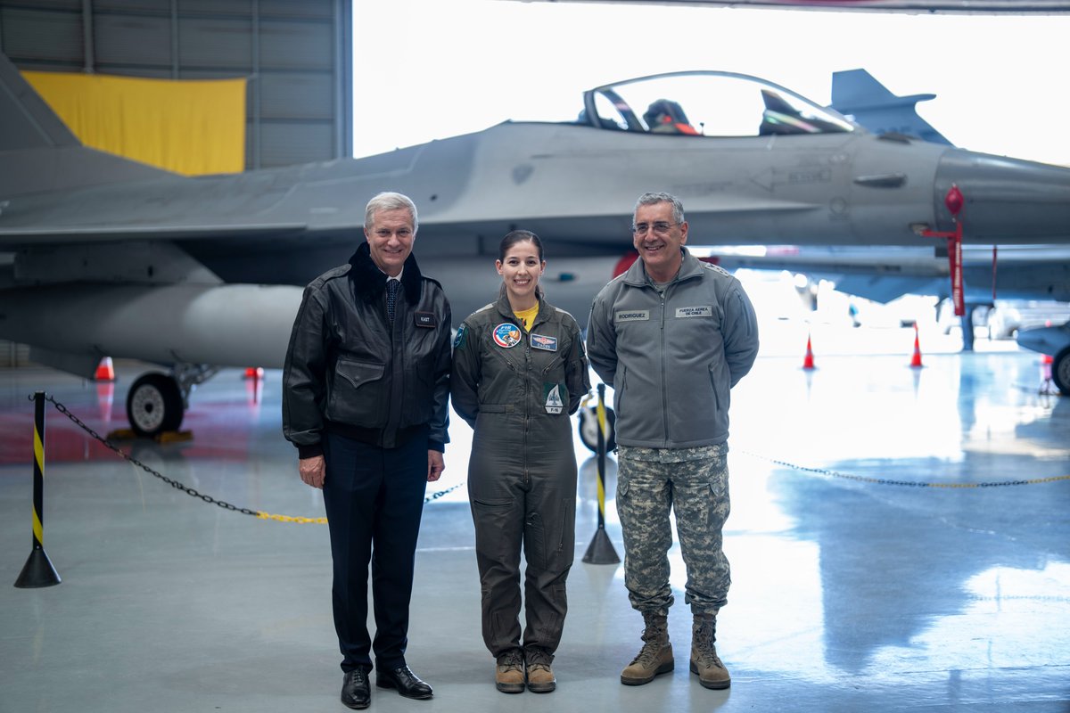 PresidenteKast's tweet photo. En la Base Aérea Cerro Moreno participamos en el Ejercicio Aéreo Multidominio Salitre V 2026. La defensa de Chile exige preparación, tecnología y coordinación. Este encuentro fortalece la cooperación y nuestra capacidad de responder a distintos escenarios. https://t.co/BiiY8X5rbe