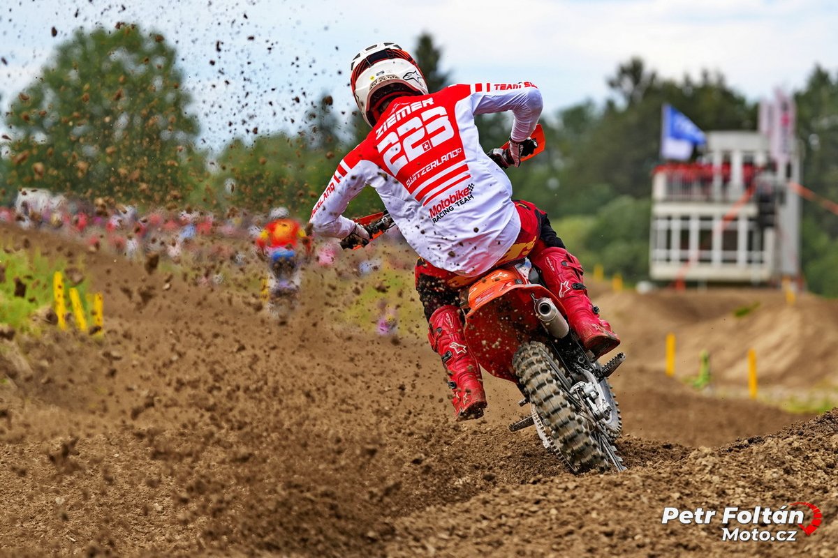 Moto_cz's tweet photo. MS motokrosu juniorů Jinín 2026 - fotogalerie ze soboty 🏁 🙂 🥰 🏍
🔗 Celá galerie zde: https://t.co/a0EtMPLwhP
#mxjunior #mxjunior2026 #Bauer #Bohannon #Bos #Jinin #motocross #motokros https://t.co/3izcLibz99