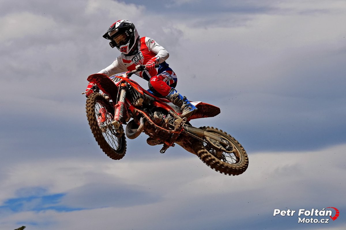 Moto_cz's tweet photo. MS motokrosu juniorů Jinín 2026 - fotogalerie ze soboty 🏁 🙂 🥰 🏍
🔗 Celá galerie zde: https://t.co/a0EtMPLwhP
#mxjunior #mxjunior2026 #Bauer #Bohannon #Bos #Jinin #motocross #motokros https://t.co/3izcLibz99