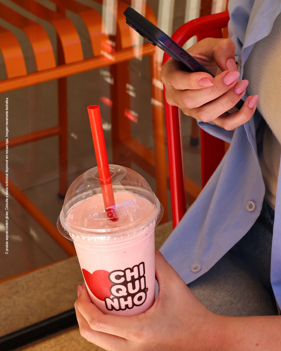 chiquinho's tweet photo. Aquele dia que só fica completo com o pensamento: “E se eu passar na Chiquinho® e pedir o meu Milk Shake preferido hoje?” 🥰 #Chiquinho #SeuSorvete #MilkShake https://t.co/8TFzMzNyjH