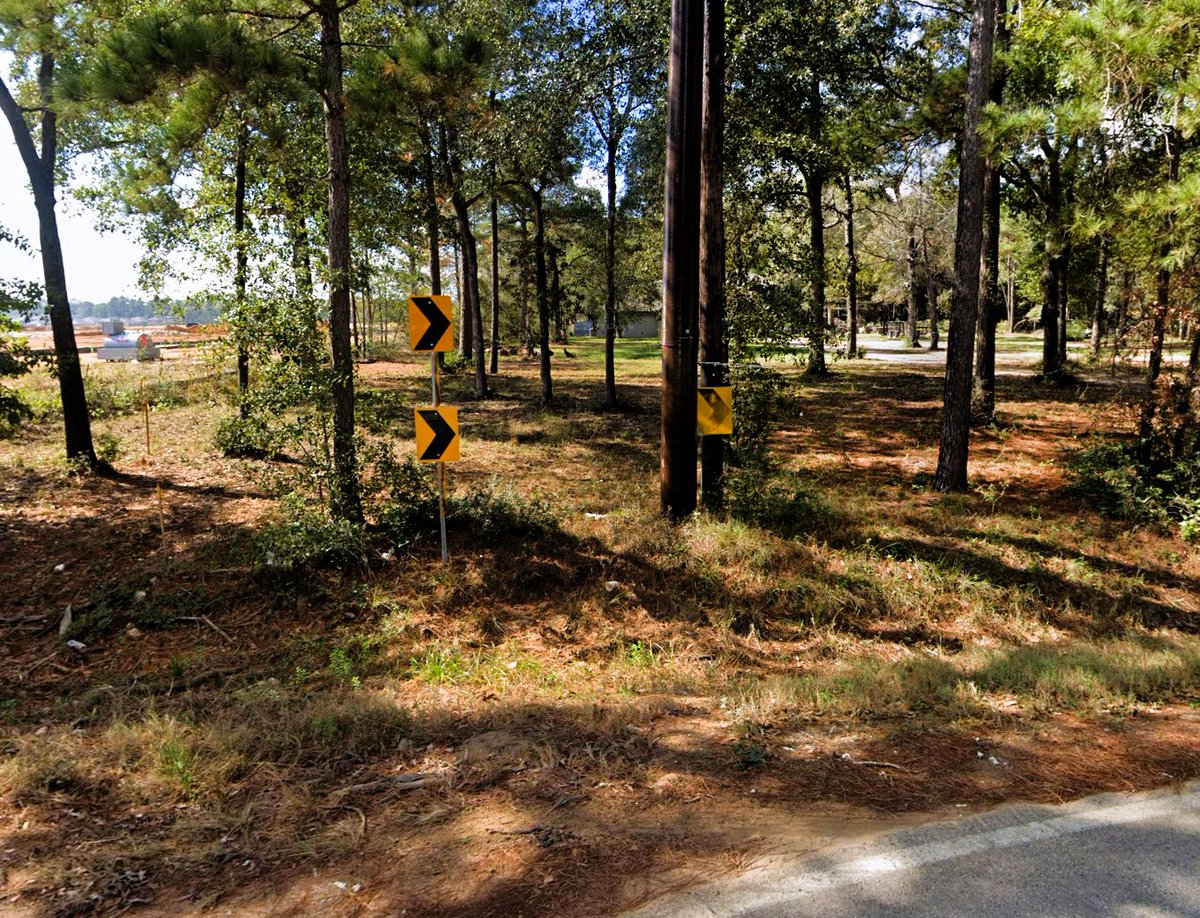 commprecinct2's tweet photo. Road sign upgrades have been made along Walnut Creek and Lonesome Pine.  The improved signage offers a clear message of a sharp turn with an intersecting road ahead.  This allows drivers time to adjust their behavior and giving them ample time to react. https://t.co/SOJlfwhkrc
