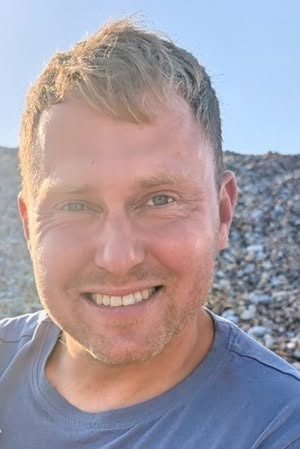 SussexIncidents's tweet photo. 🚨 Missing person appeal – Uckfield 🚨

Police are searching for Christopher, 36, who is missing from the Uckfield area.

He was last seen at Eastbourne Pier at around 11am on Sunday 5 July.

Christopher is described as 5ft 6ins, with blond hair and a skin fade. He has distinctive tattoos including a lizard and heart on his right leg, a family tree-style tattoo on his left ankle, and words tattooed on his left arm.

He was last seen wearing a beige T-shirt, blue shorts and blue Adidas trainers.

If you have seen Christopher or know where he may be, please call 101 quoting serial 1205 of 07/07.

Please share to help bring him home. 🙏

#MissingPerson #Eastbourne #Uckfield #SussexNews