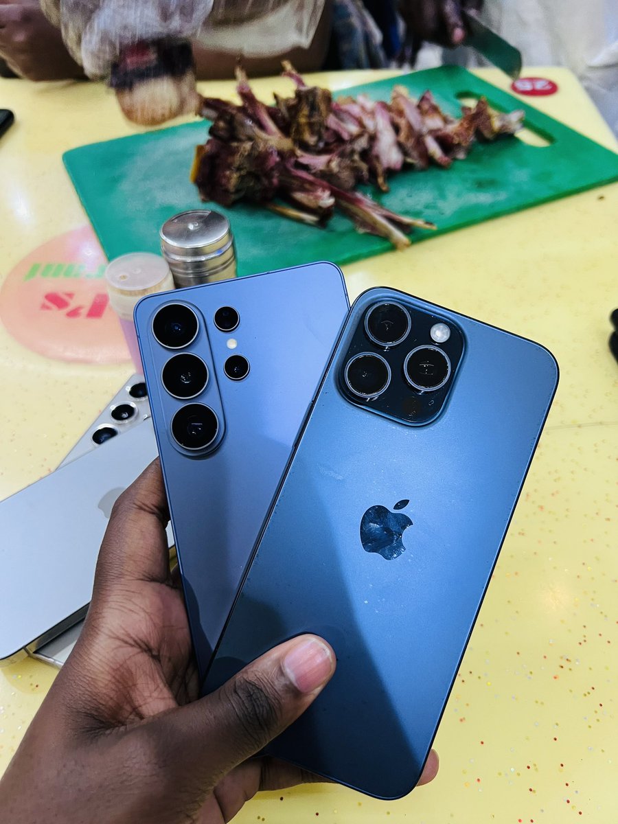 techscents_ke's tweet photo. Galaxy S Series supremacy ๐ฅ
And using an iPhone 15 Pro Max as a secondary phone ๐คญ
Good evening to @alfred_kamicha ONLY!
#TechIt https://t.co/3CPmfDICq6
