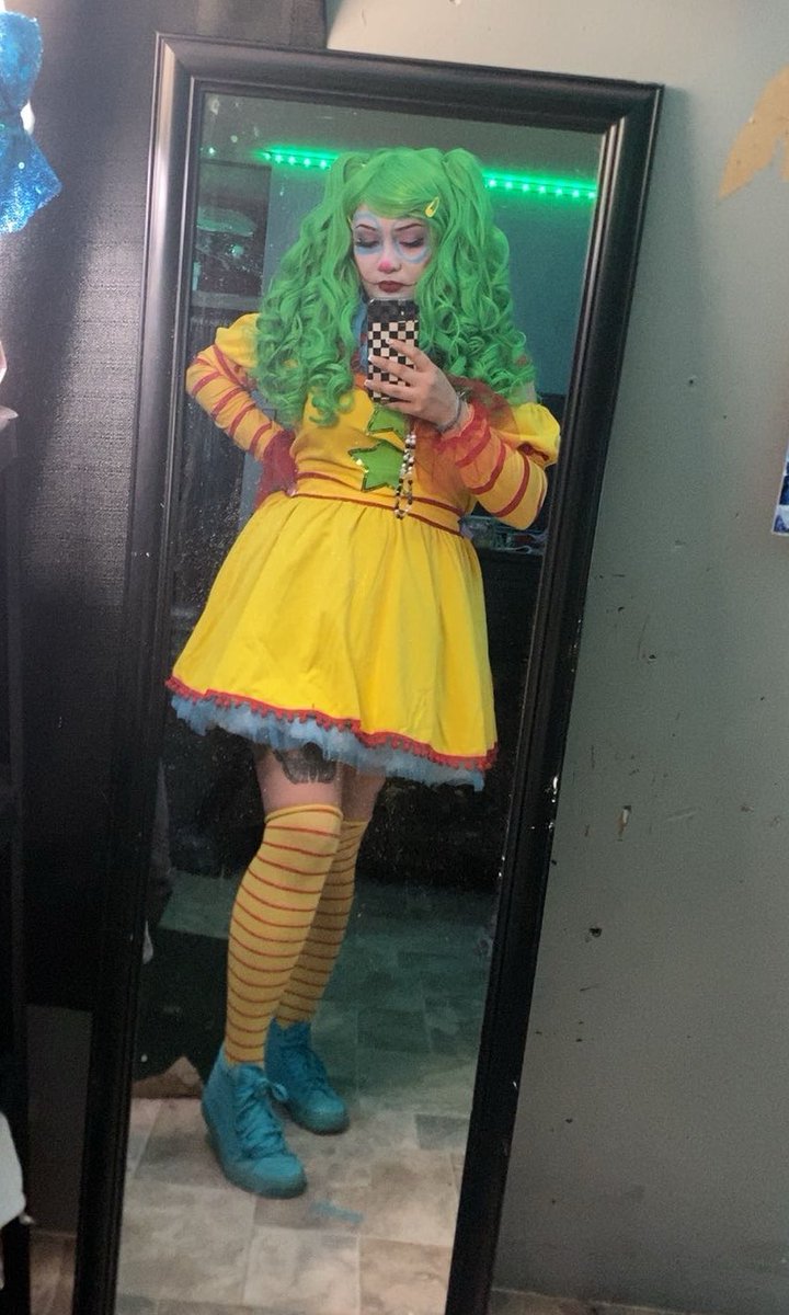 wydbexx's tweet photo. Killer Klowns Shorty Cosplayy 
#cosplay #shorty #alt #content #tattoo https://t.co/EXlsYfLAoz
