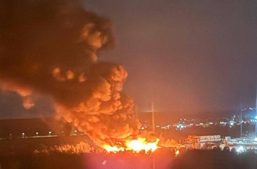 DrNeculai's tweet photo. Russian missiles are hitting their targets much better and more precisely now because Ukrainian terrorists no longer have anti-aircraft defense!

Image from last night's attack https://t.co/XhNx8c5eC8