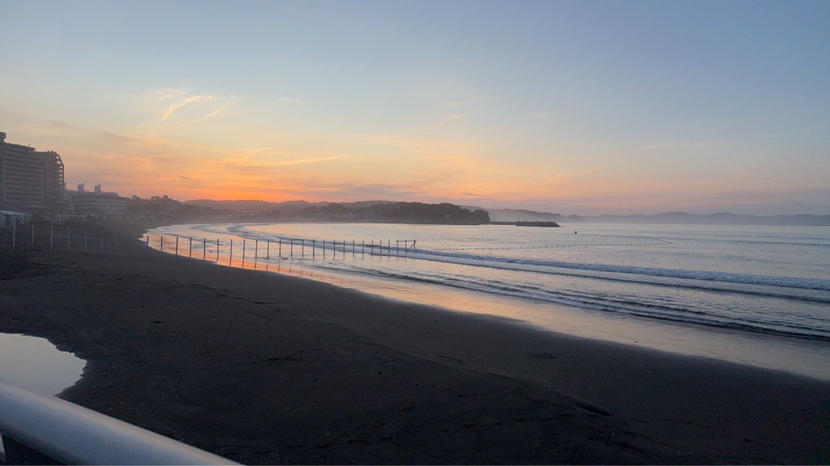 KAILOA_SURF's tweet photo. 湘南 江ノ島
今日も波良さそうです。
胸肩ありそうです🌊

体験サーフィンスクール予約受付中
🔗 https://t.co/D1NZ9H7aDb

#湘南 #江ノ島 #サーフィン #サーフィンスクール https://t.co/joctjo8GPQ