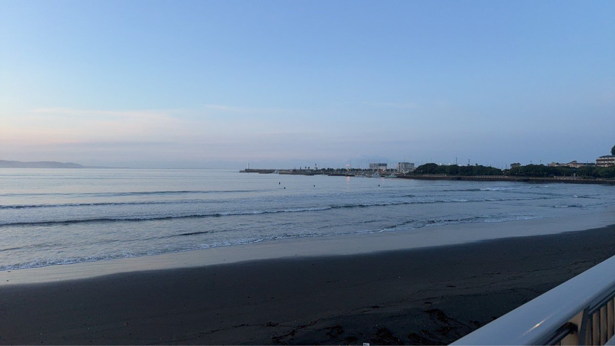 KAILOA_SURF's tweet photo. 湘南 江ノ島
今日も波良さそうです。
胸肩ありそうです🌊

体験サーフィンスクール予約受付中
🔗 https://t.co/D1NZ9H7aDb

#湘南 #江ノ島 #サーフィン #サーフィンスクール https://t.co/joctjo8GPQ
