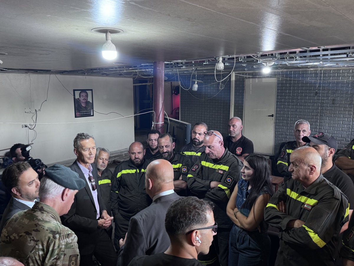 frank_mollen's tweet photo. I visited the Civil Defense Regional HQ in Tyre. These very brave men and women, working under huge stress and with very limited means, just never give up helping people in need #heroes https://t.co/Nr387uoMB5