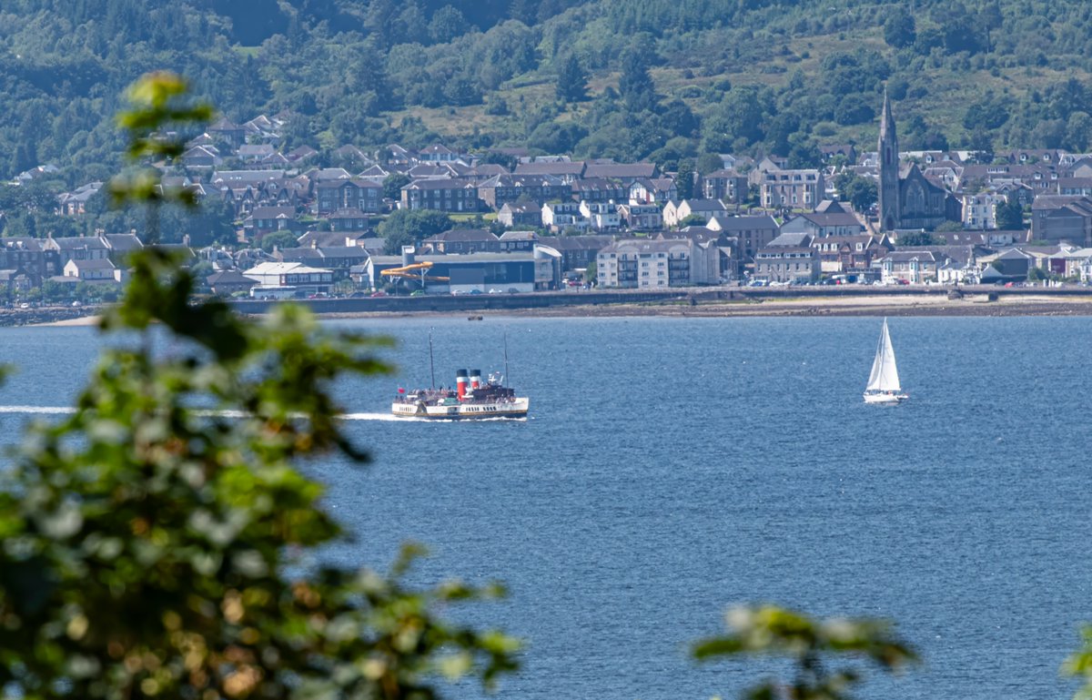 gregoreroach's tweet photo. PS Waverly Dunoon to Kilcreggan today from Gourock Tower Hill #Dunoon #kilcreggan #Grourock #Inverclyde #Scotland @PS_Waverley @VisitScotland https://t.co/RZWRU40rjZ
