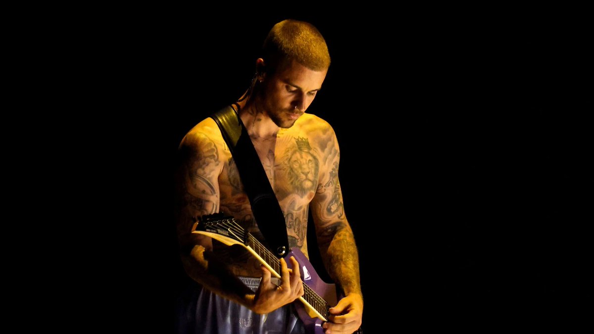 Kulturlesite_'s tweet photo. 🚨 INCROYABLE

JUSTIN BIEBER rejoint le CASTING XXL du SHOW de la MI-TEMPS pour la FINALE DE LA COUPE DU MONDE !! 

Il se produira aux côtés de Shakira, Madonna et BTS 🤯 https://t.co/DxSMJk27GB
