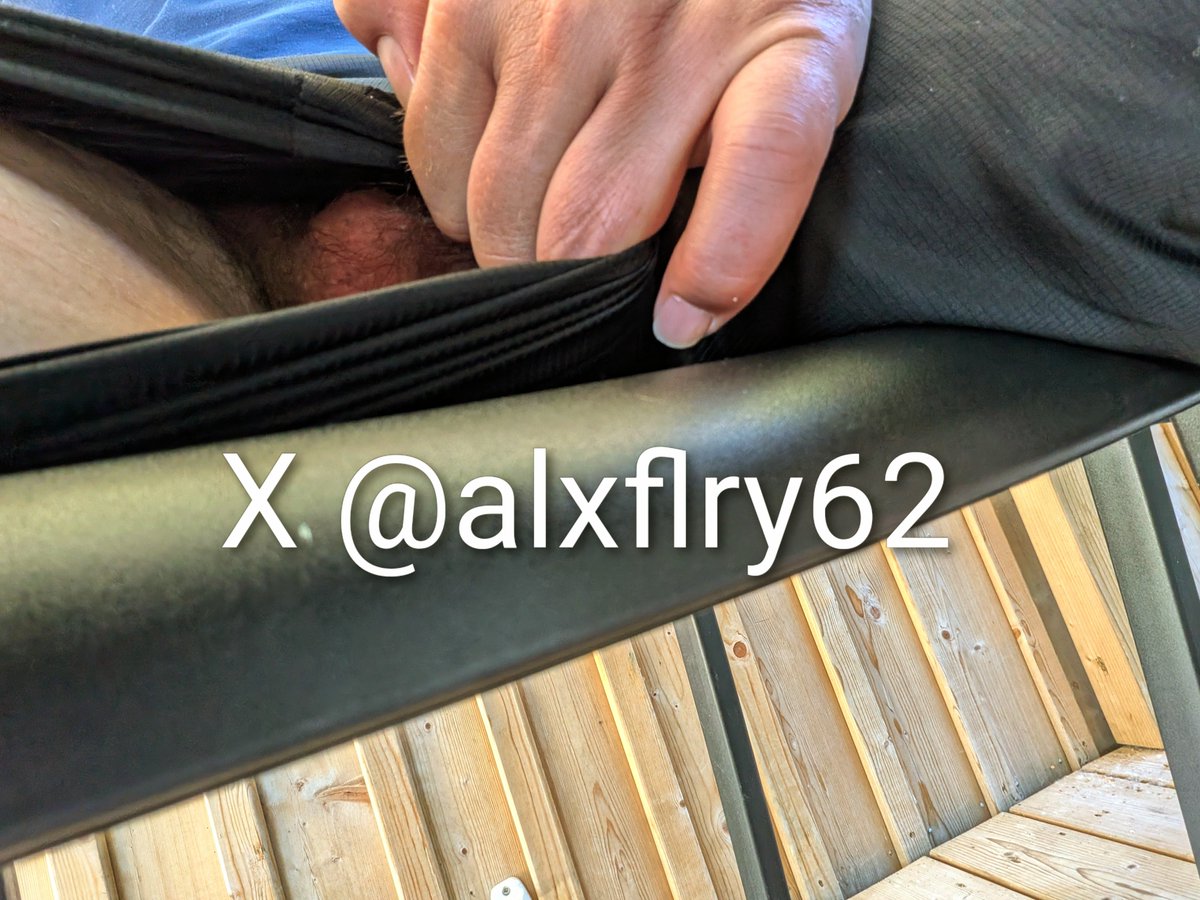 alxflry62's tweet photo. Mes π ou mes ieps π¦Ά ?
Commente et RT π mon π
#chaussettes #cho7 #kiffeur #kiffeurcho7 #socks #usedsock #usedsocks #chaussettesblanches #sport #lockerroom #sneakers #whitesocks #socksfetish #fetish #sweatysocks #dirtysocks https://t.co/RmRVkLu4P1