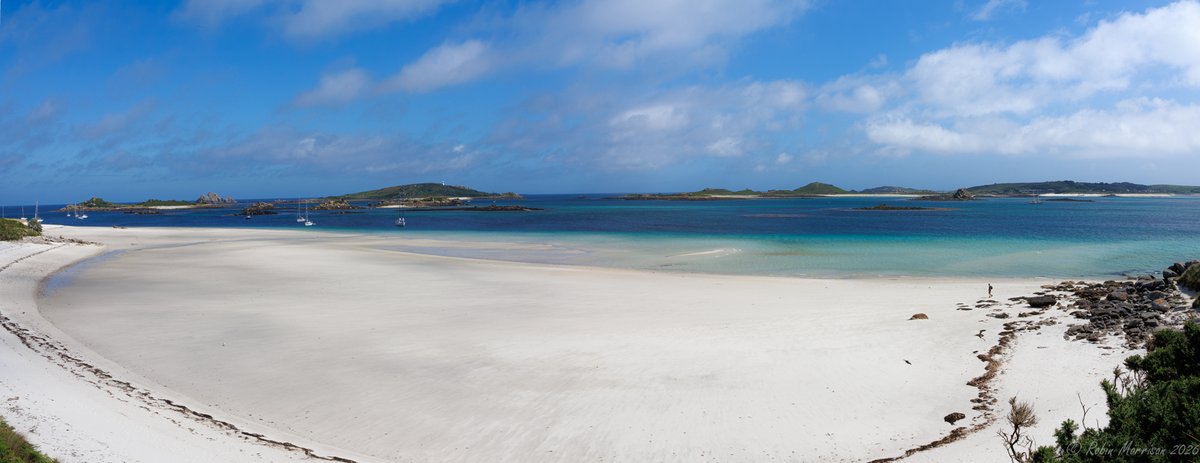 robinmmorrison's tweet photo. The amazingly beautiful east side of #Tresco #ScillyIsles taken on 27th June this year. White sand and stunning clear blue water. https://t.co/NuP4g9Zjc0