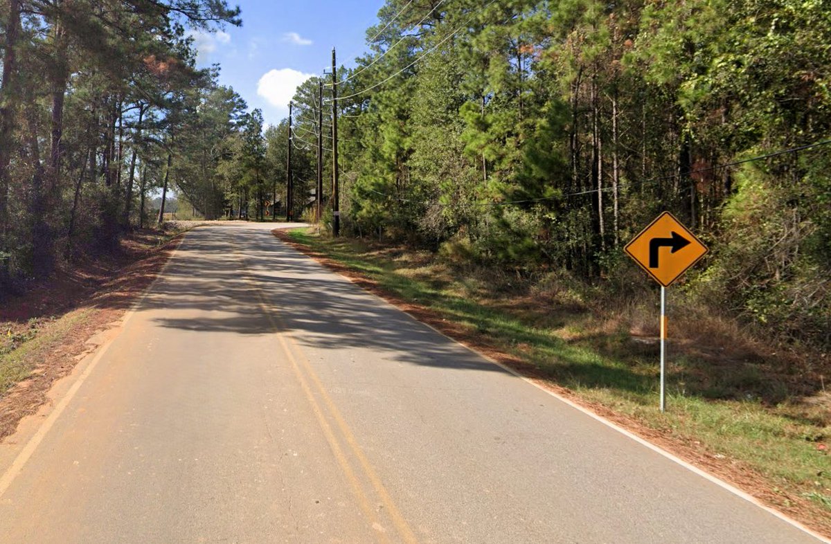commprecinct2's tweet photo. Road sign upgrades have been made along Walnut Creek and Lonesome Pine.  The improved signage offers a clear message of a sharp turn with an intersecting road ahead.  This allows drivers time to adjust their behavior and giving them ample time to react. https://t.co/SOJlfwhkrc