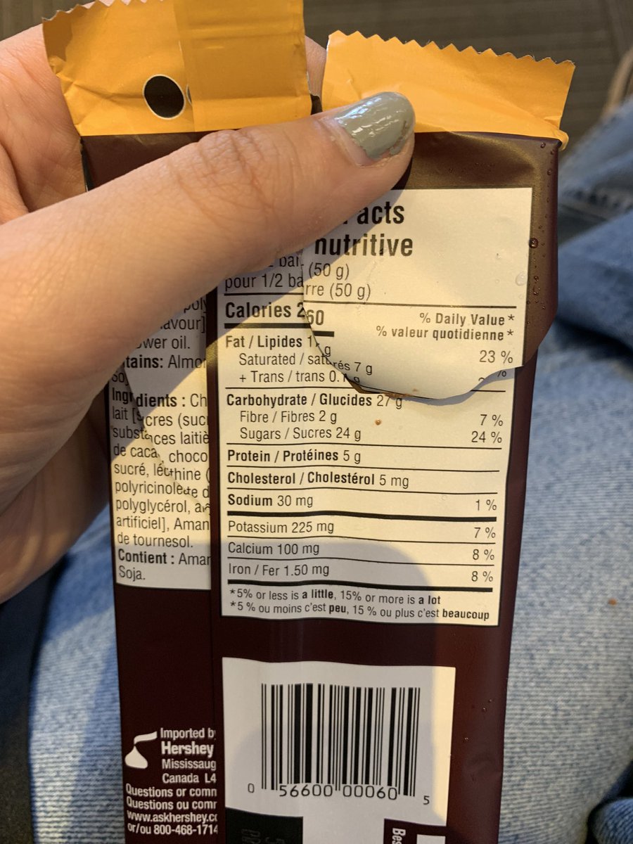 abnormal_w0man's tweet photo. Father judges daughter for drinking diet coke after trying to force feed her 260 cals hershey ( he took a bit off it ) guess who is the diabetic health nut ? The answer might surprise you https://t.co/dBtjSWsP0D