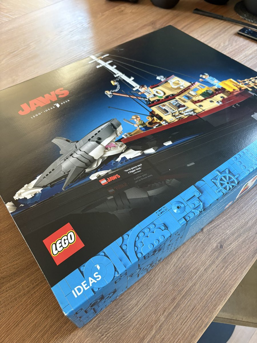 Dyrome's tweet photo. Nu even tijd om te bouwen 😁 #lego #jaws https://t.co/AqIC2schc5