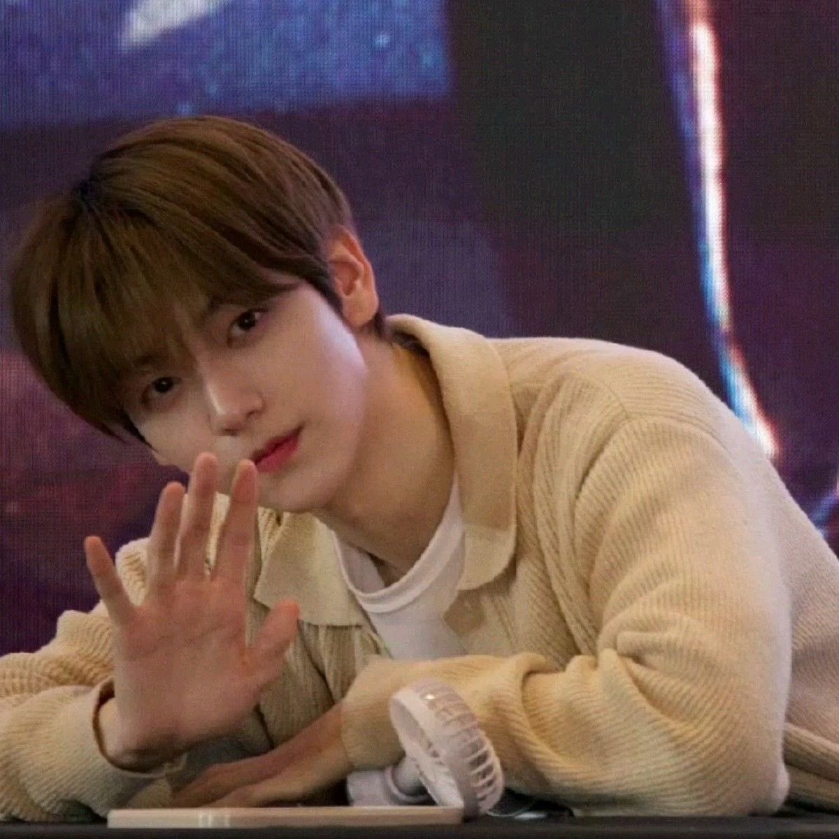 pageurhome's tweet photo. 수빈이 갈발이 진짜 이쁜거 아는 사람 갈발하자갈발 https://t.co/07yjHFHbvY