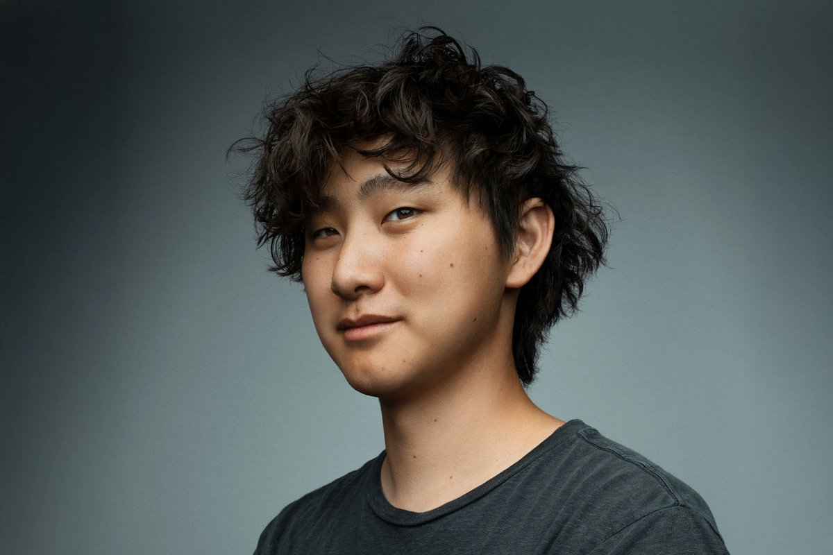 looksmaxxerrr's tweet photo. I ran a Tinder Experiment as a 28 Sugar Daddy Alexandr Wang who runs his own startup

used some bad pics just to prove that money matters 

Within hours, my DM's were being flooded by prime college aged baddies in need of funds. Most of them agreed to go on a date for $200-300 ppm but remember folks money doesn't matter

Every girl was legitimately a 10/10 and these were not even the best looking ones 

Ran this shit for a day, results are shocking imo. Money beats out Looks when it comes to dating in 2026