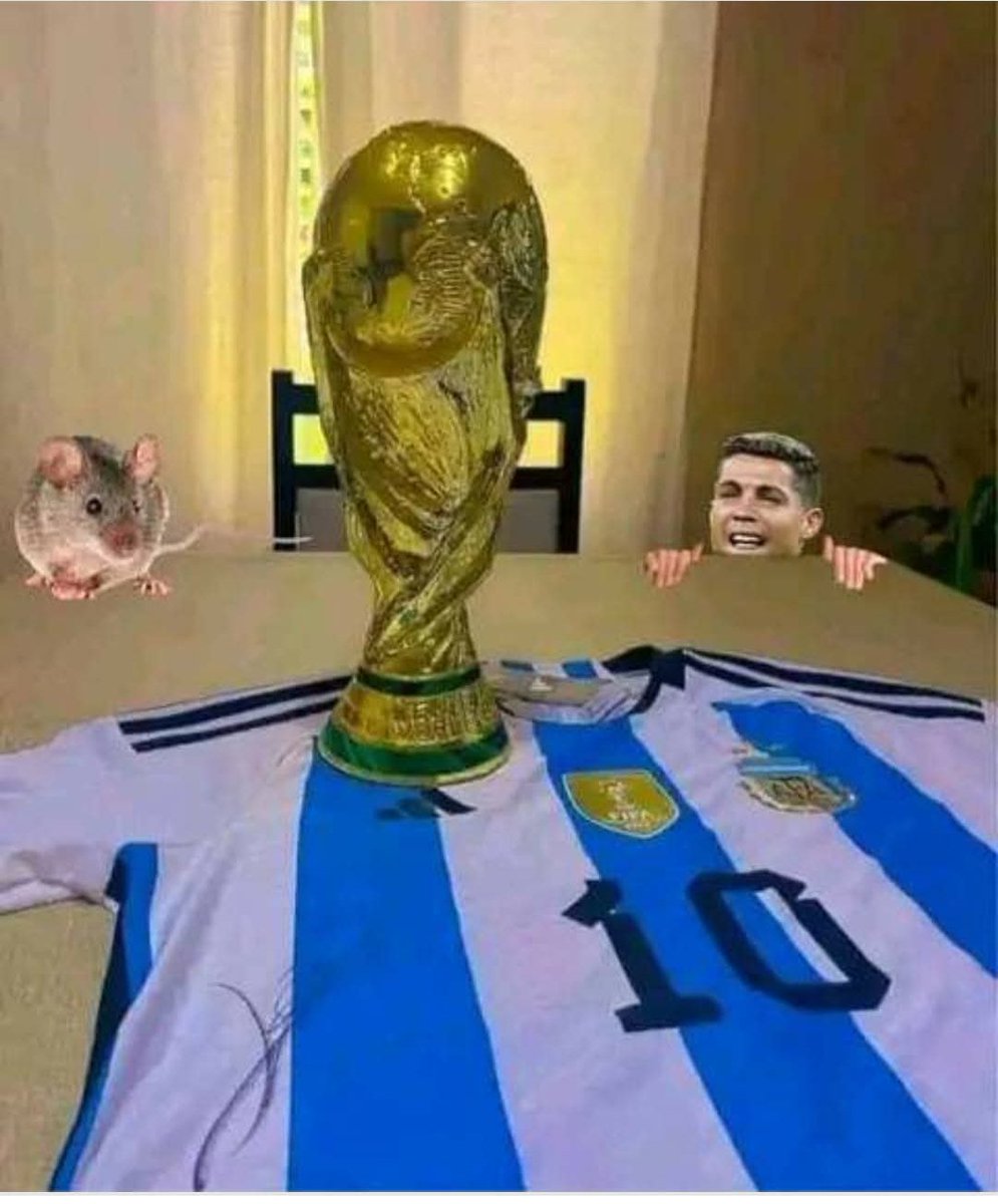 LezzGvo's tweet photo. @madridismoreal Solo por verte llorar como los llorombianos🤣🤣 https://t.co/JUeP5GNNLF